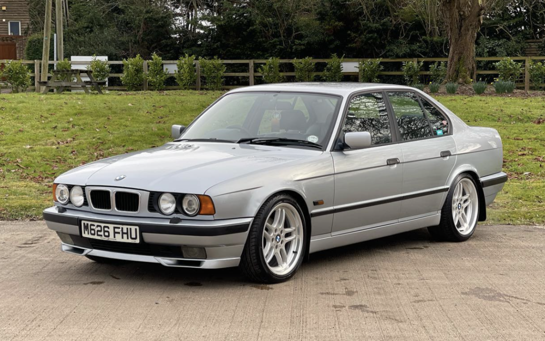 BMW 540i (E34)